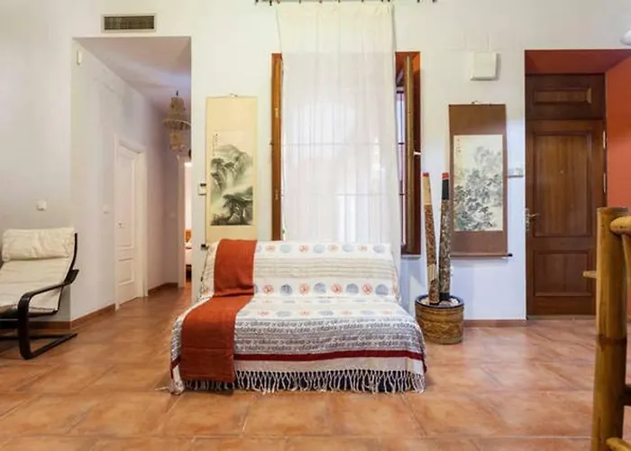 Goyeneta Deluxe Palace *